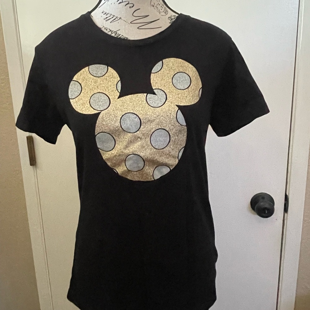 women’s tee